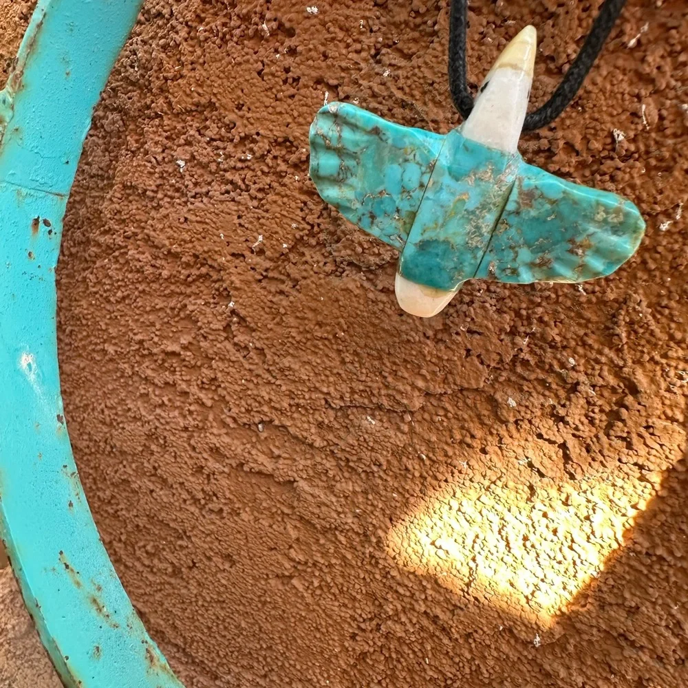 Acoma Pueblo Turquoise handcarved turquoise eagle pendant! - Picture 6 of 6